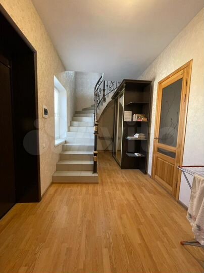 Дом 220 м² на участке 4 сот.