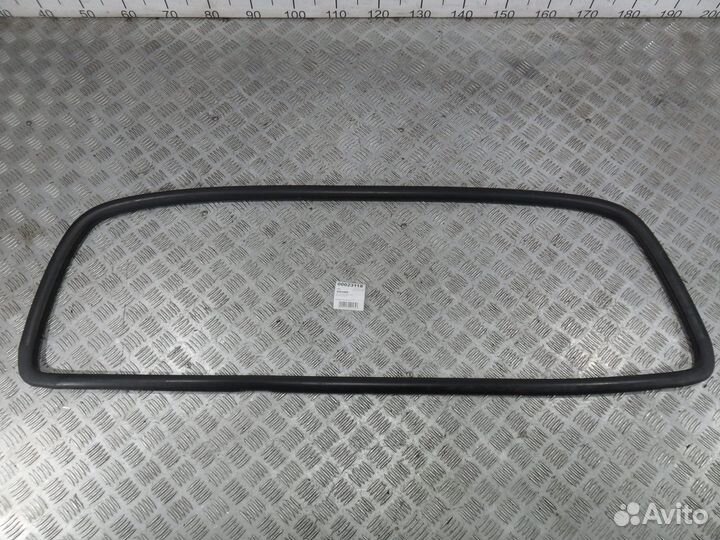 Б/У Уплотнитель заднего стекла