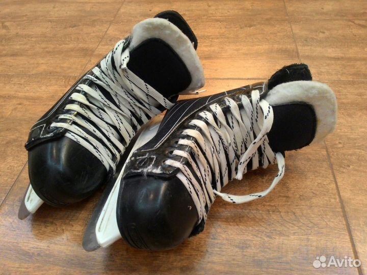 Продам хоккейные коньки мужские