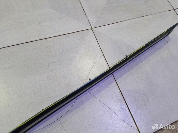 Молдинг двери задней правой