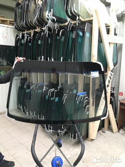 Лобовое стекло на Шевроле Лачетти