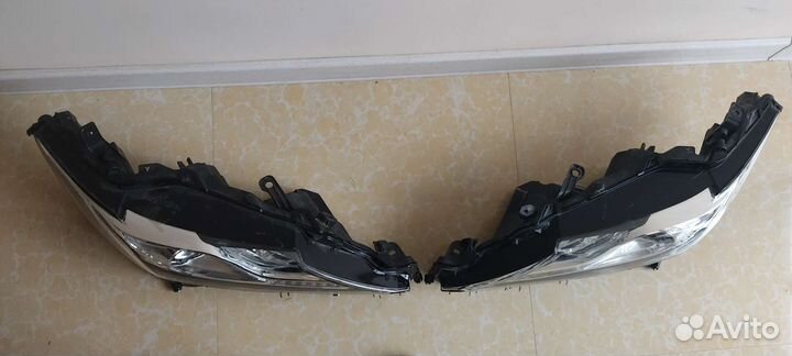 Оригинальные фары Камри 70-75