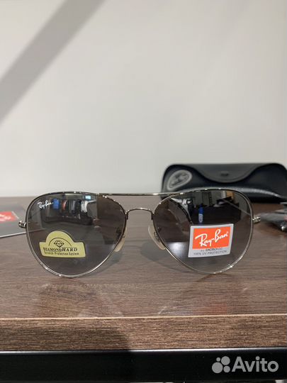 Солнцезащитные очки Ray Ban