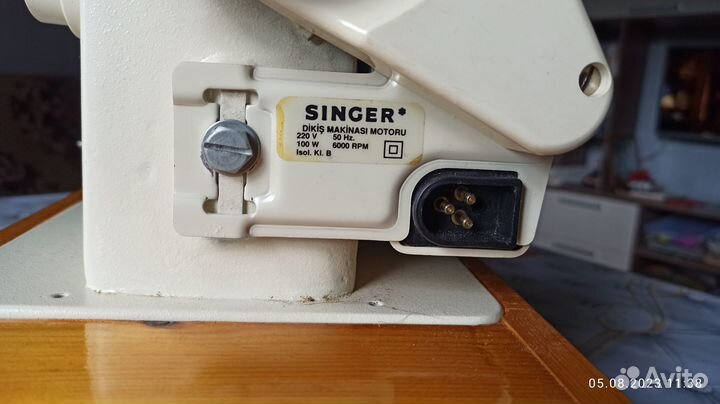 Швейная машинка зингер
