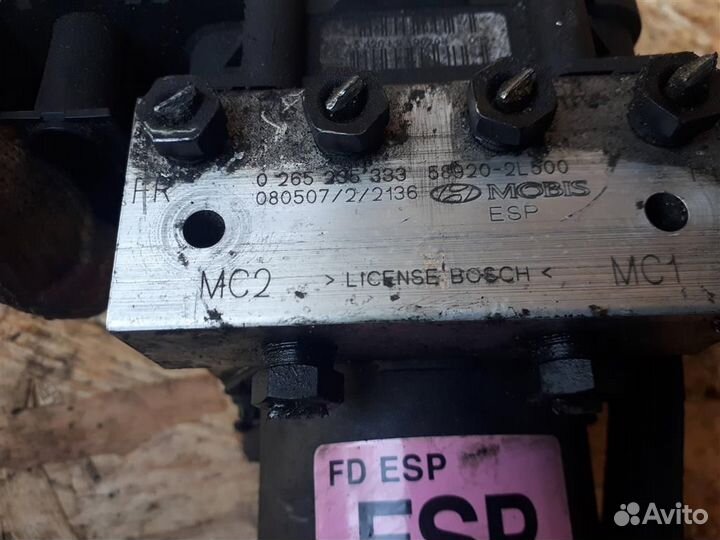 Блок ABS (насос) Hyundai i30 2007-2012