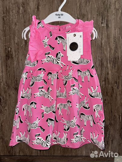 Много платьев