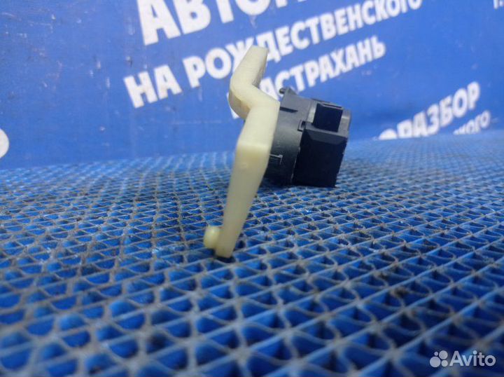 Моторчик заслонок отопителя Bmw E46 седан M52B25