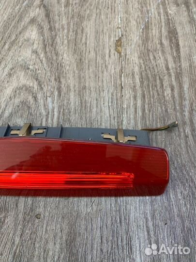 Стоп-сигнал крышки багажника задний Opel Zafira B
