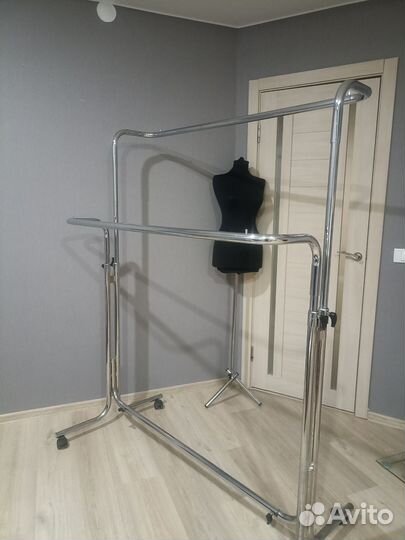 Вешалка для одежды напольная металлическая