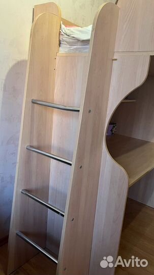 Двухъярусная кровать со шкафом и столом