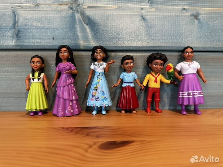 Игрушки Семья Мадригаль Энканто