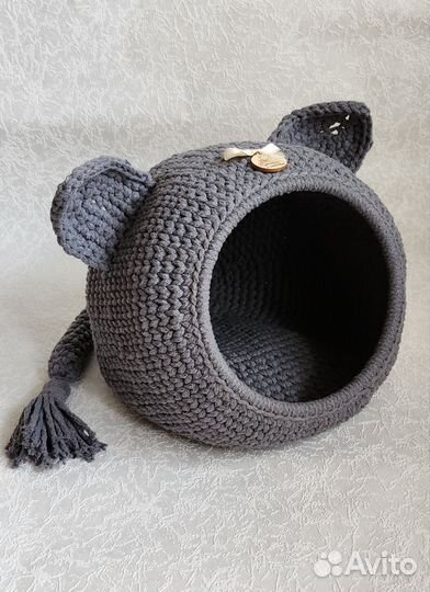 Домик/лежанка для кошки или собачки вязаный