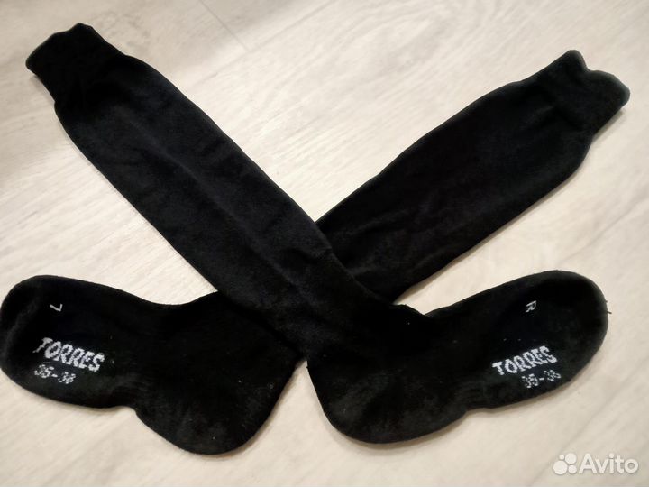 Футбольные бутсы, щитки, гетры