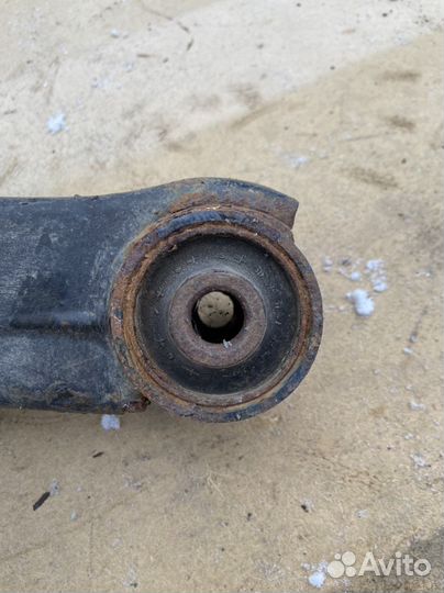 Задний поперечный нижний рычаг Kia Ceed 1 ED