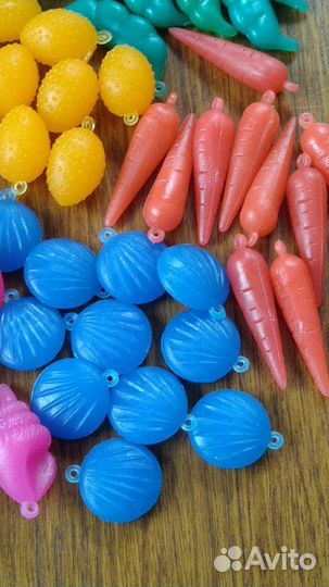 Ёлочные игрушки пластмассовые