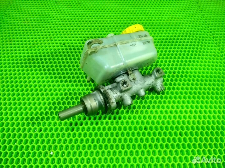 Главный тормозной цилиндр Skoda Fabia 1 2005