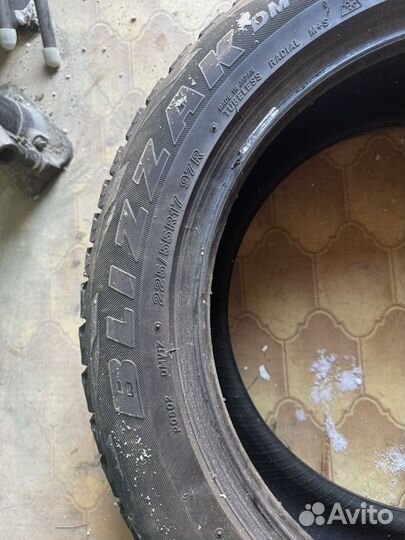 Bridgestone Blizzak DM-V1 225/55 R17