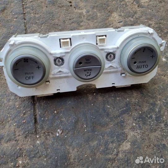 Блок управления печкой Mazda 6 (GG)