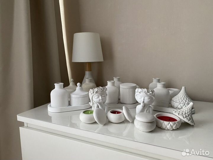 Фигуры из гипса, свечи