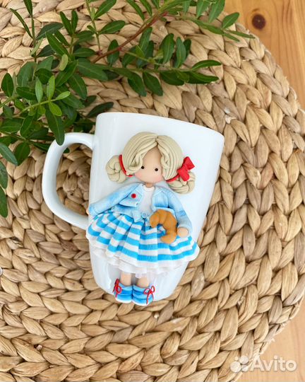 Кружка с декором из полимерной глины