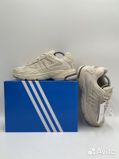Кроссовки adidas 44 размер