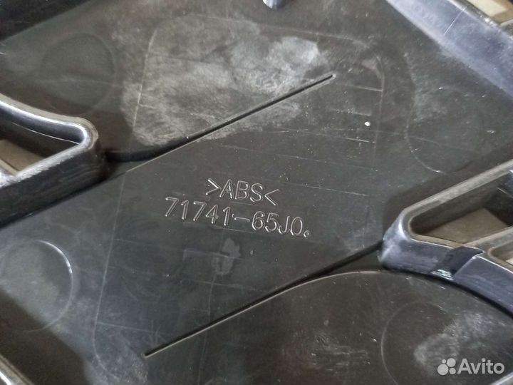 Решетка радиатора Suzuki Grand Vitara 05-11г