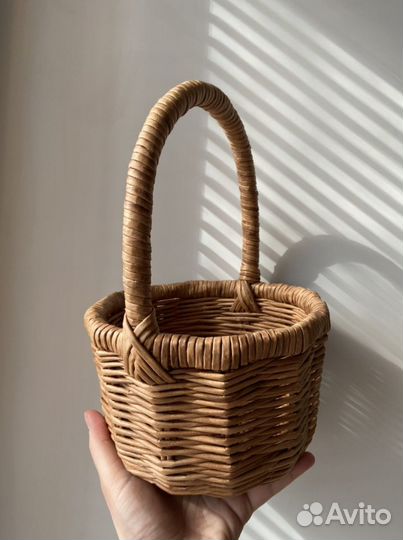 Корзина из бумажной лозы