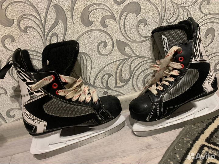 Коньки хоккейные