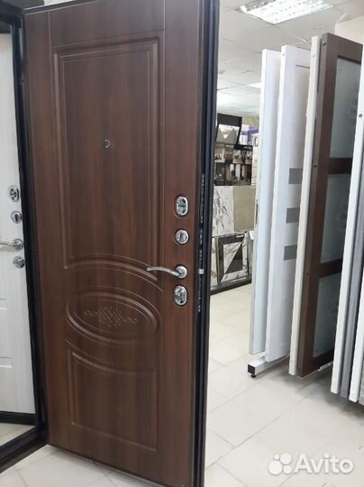 Металлическая входная дверь