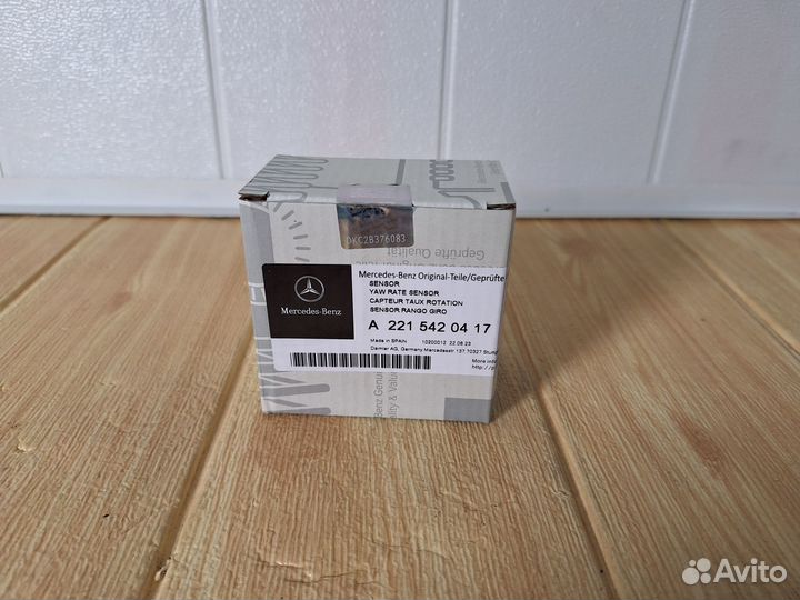 Датчик парктроника Mercedes-Benz A2215420417