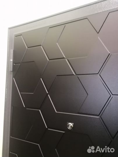 Дверь входная металлическая новая