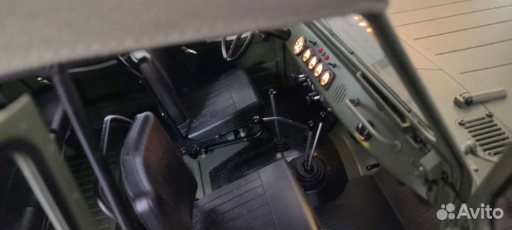 Модель 1:8 УАЗ 469