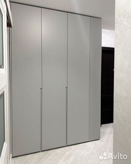 Шкаф распашной