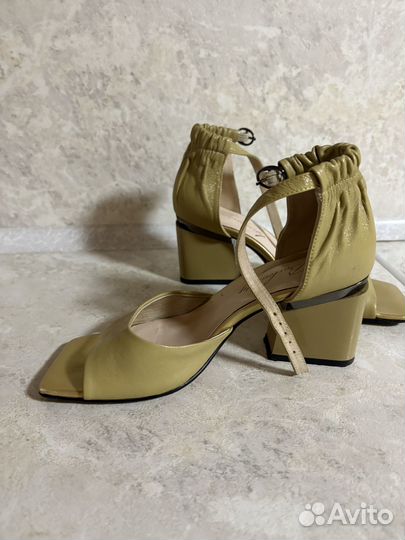 Босоножки женские 35 размер