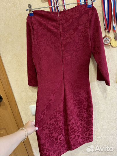 Платье женское 42 44