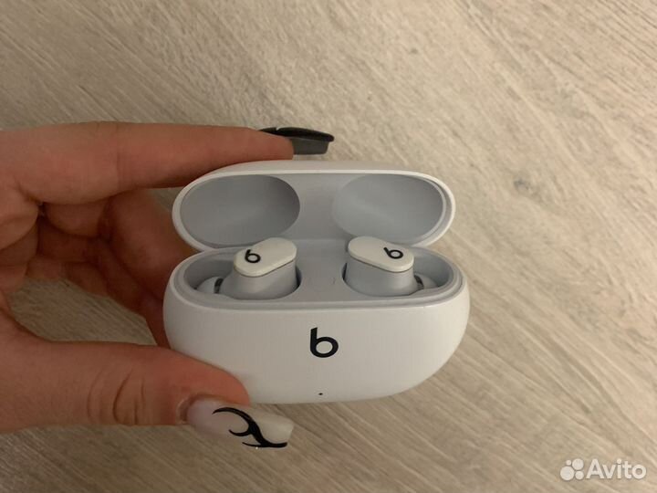 Беспроводные наушники beats studio buds