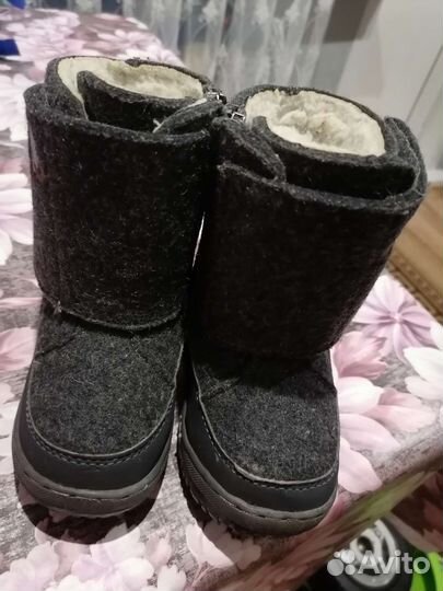 Ботинки демисезонные и валенки