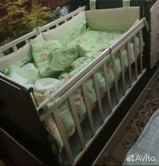 Комплект в детскую кроватку с бортиками