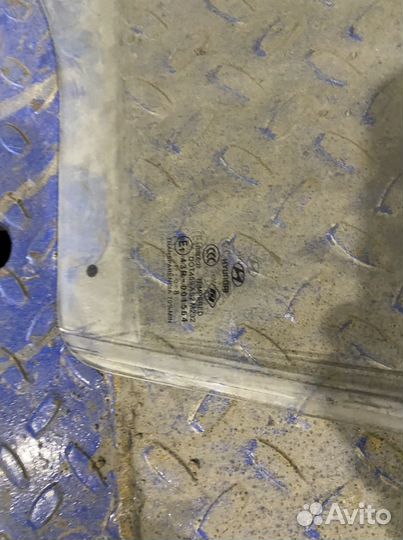 Стекло боковое Hyundai Accent акцент