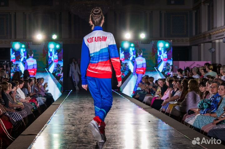 Парадный спортивный костюм для команды на заказ