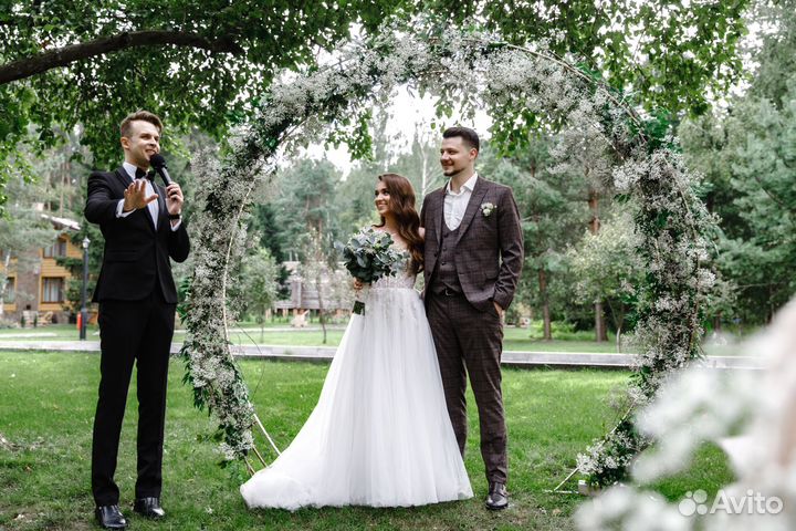 Ведущий с диджеем (DJ) на свадьбу