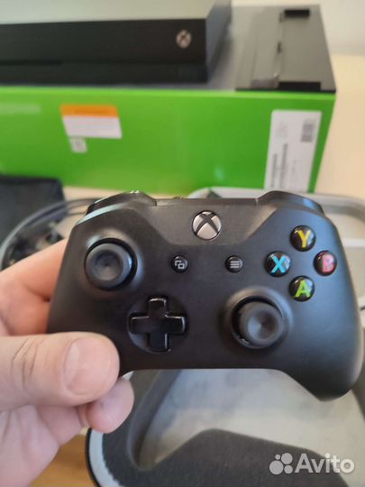 Игровая консоль Xbox One X