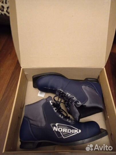 Лыжные ботинки (40р-р)