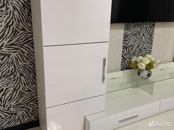 Стенка в гостиную