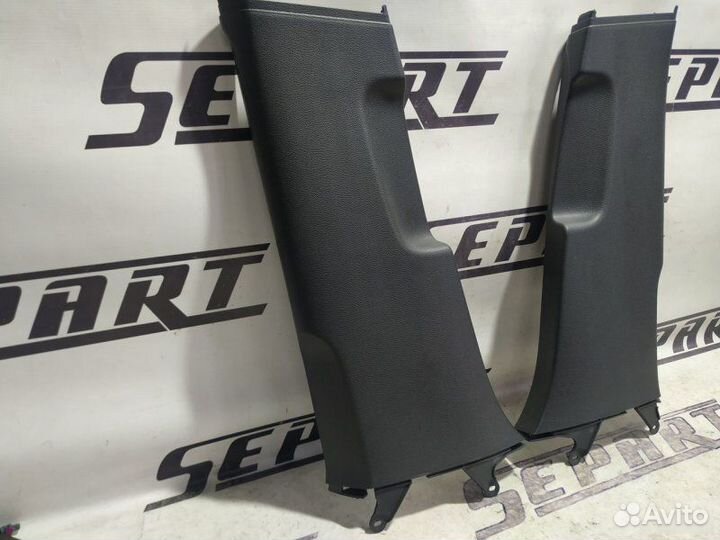 Обшивка центральных стоек Volkswagen Golf 6 Gti