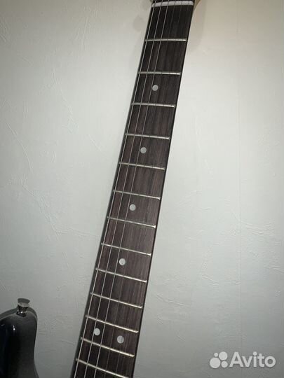 Электрогитара с комбоусилителем