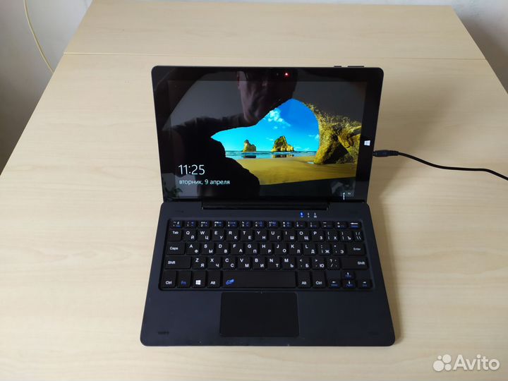 Планшет-трансформер с Windows 10 и клавиатурой