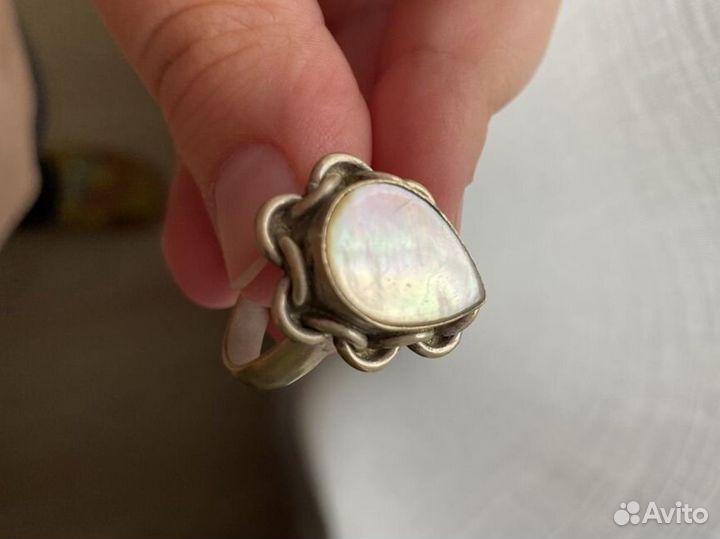 Кольцо с перламутром