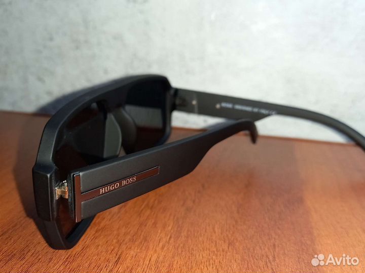 Солнцезащитные очки hugo boss