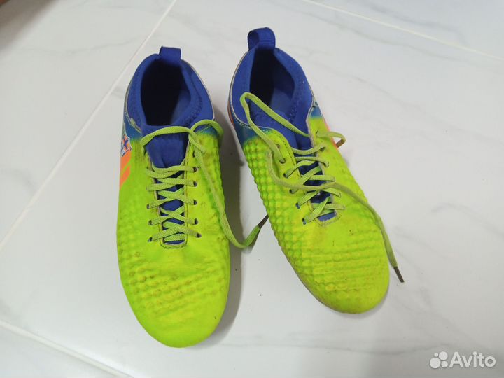 Бутсы, роликовые коньки